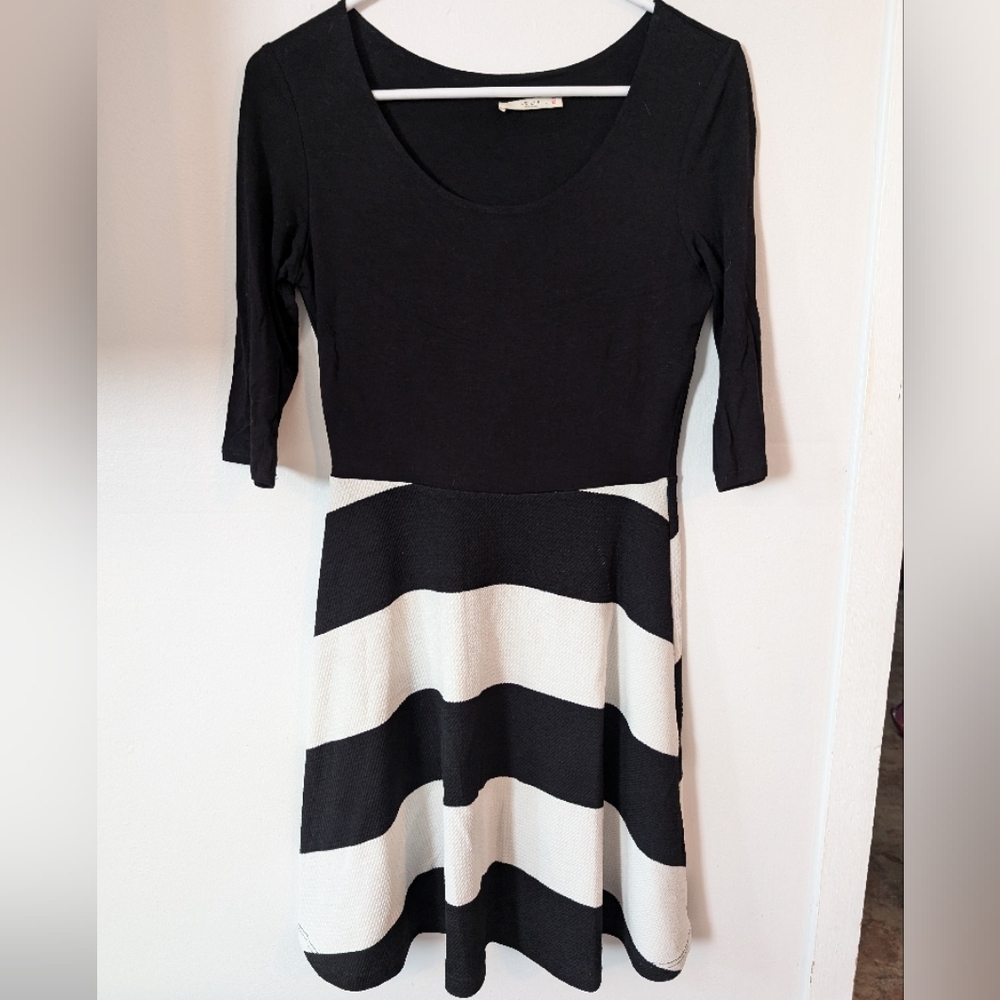 3 for $12 Clearance Le Lis Black and White Knee-Length‎ Fit and Flare Dress